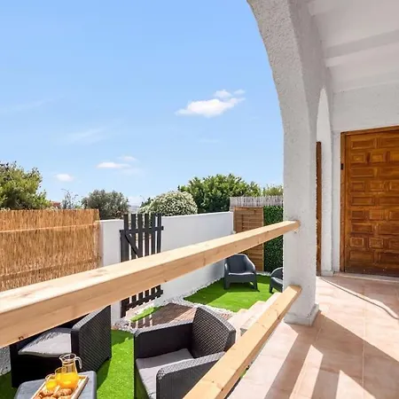 Luxe Apartment, Chill Out, 10 Min Apartment Alicante
