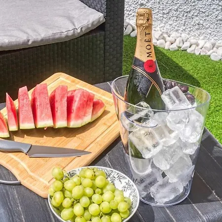 Luxe Apartment, Chill Out, 10 Min Apartment Alicante